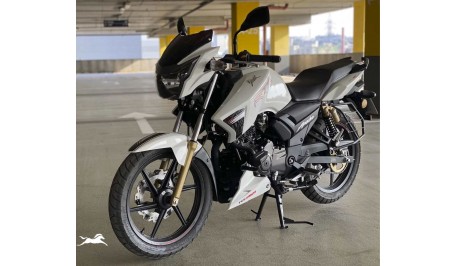Мотоцикл TVS Apache RTR 180 | Белый